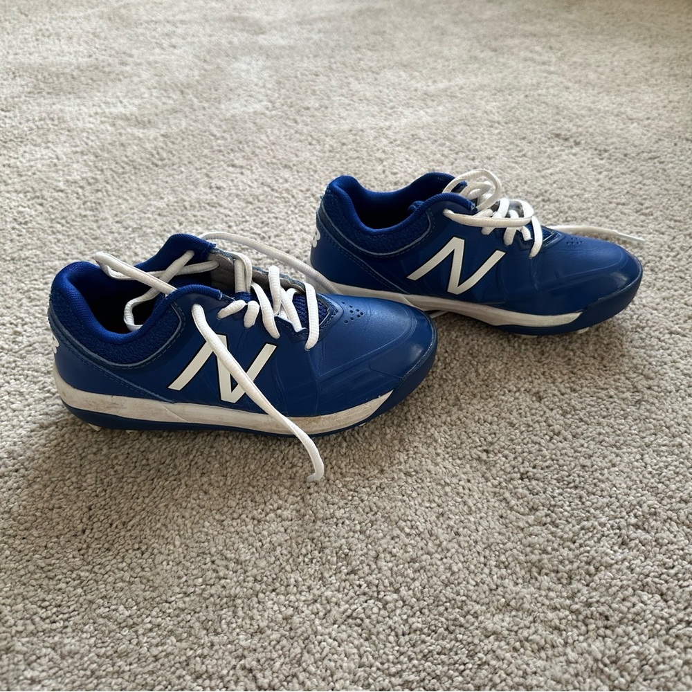 New Balance Blue and White football cleats. - Picture 3 of 8